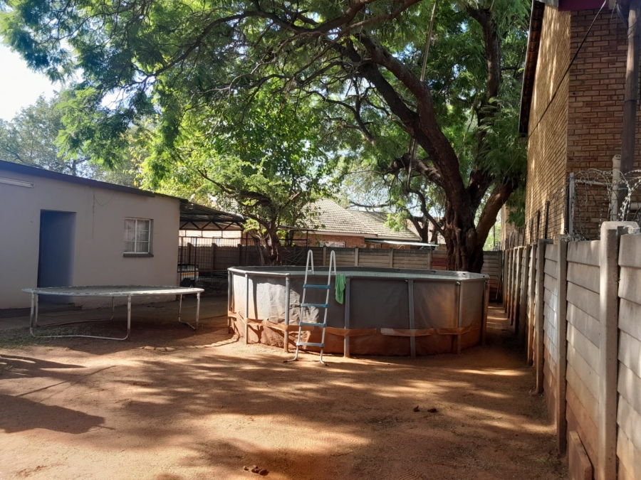 7 Bedroom Property for Sale in Rustenburg Central North West